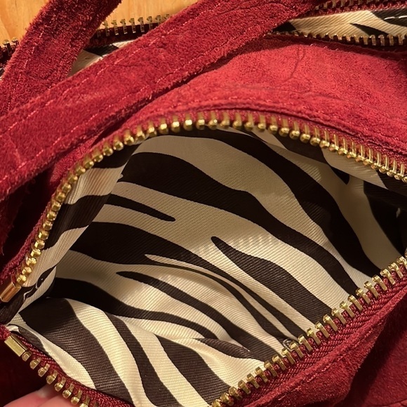 𝅺LINEA Pelle Collection Red Croc Embossed Suede Crossbody Bag - Picture 6 of 9